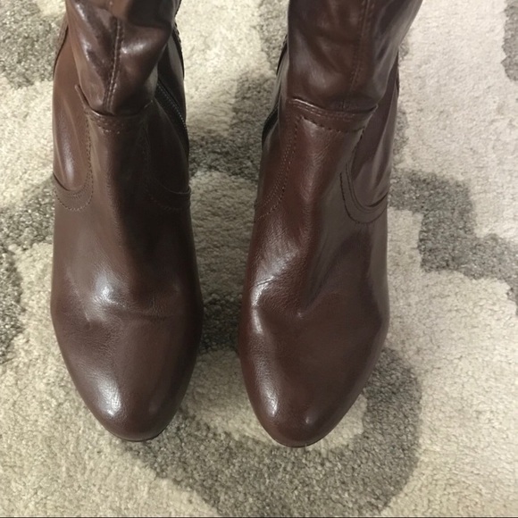 Marc Fisher boots size 8. Only worn a few times. - Picture 2 of 5